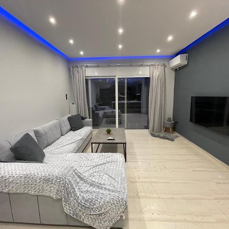 Luxury 3 Bedroom Apartment In Kiato Center Dış mekan fotoğraf