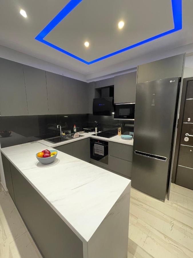 Luxury 3 Bedroom Apartment In Kiato Center Dış mekan fotoğraf