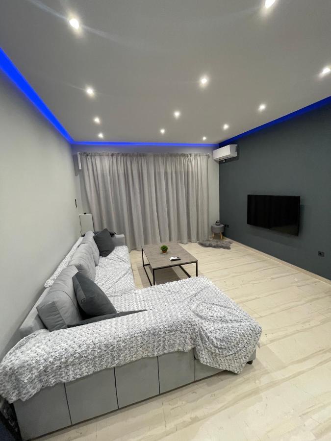 Luxury 3 Bedroom Apartment In Kiato Center Dış mekan fotoğraf